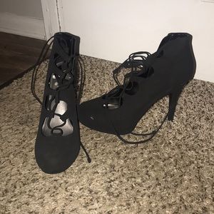 Black lace up heels 🖤🖤🖤
